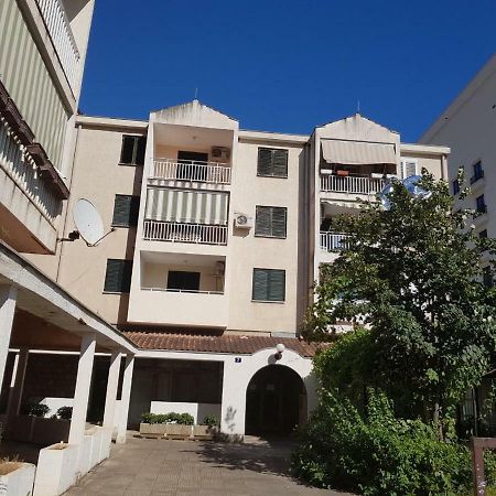 Emi Apartment Будва Екстериор снимка