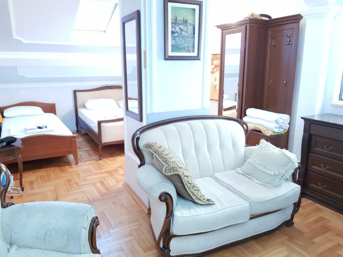 Emi Apartment Будва Екстериор снимка