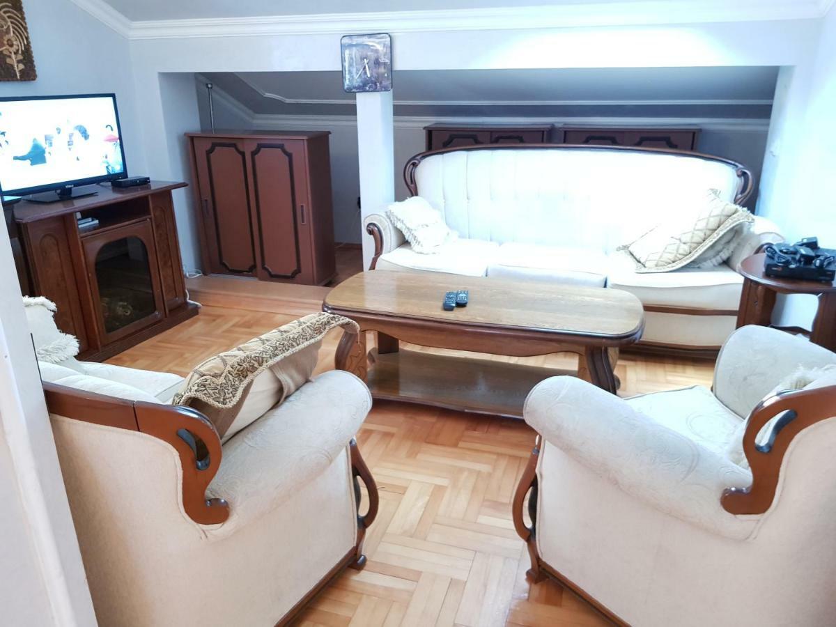 Emi Apartment Будва Екстериор снимка