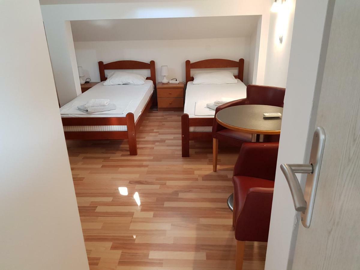 Emi Apartment Будва Екстериор снимка