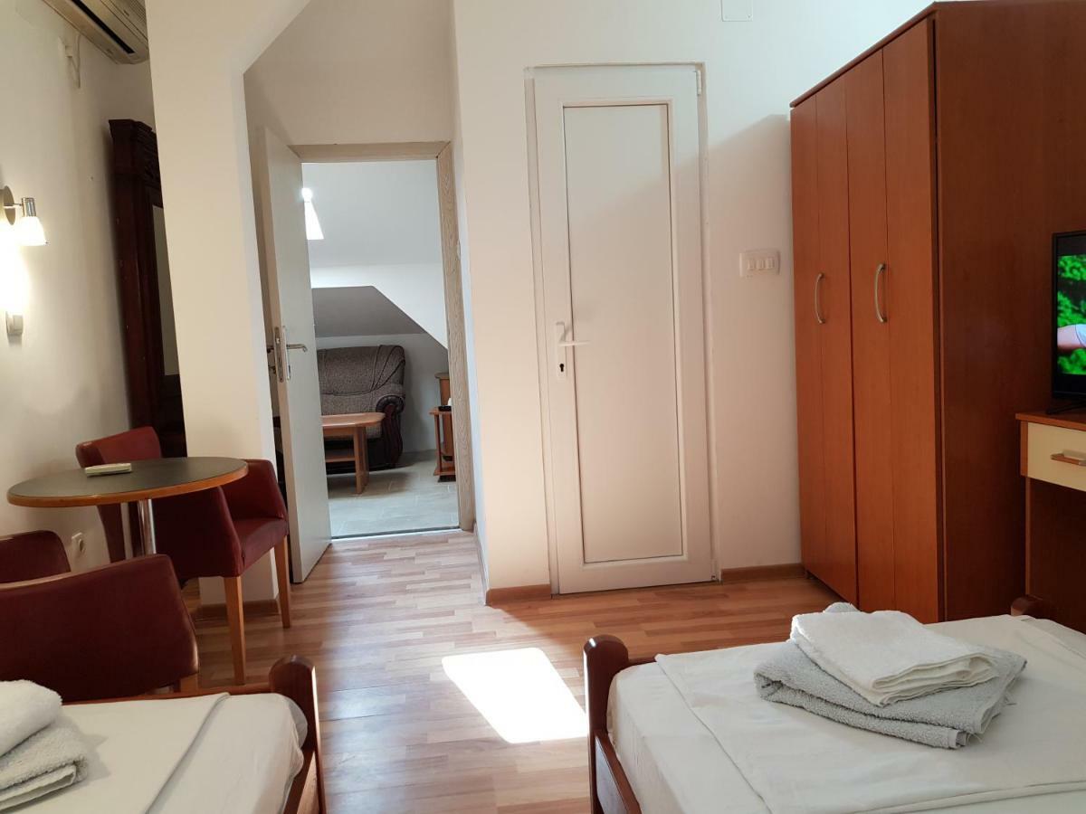 Emi Apartment Будва Екстериор снимка