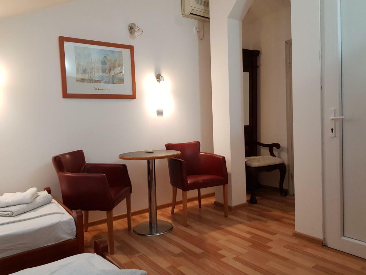 Emi Apartment Будва Екстериор снимка