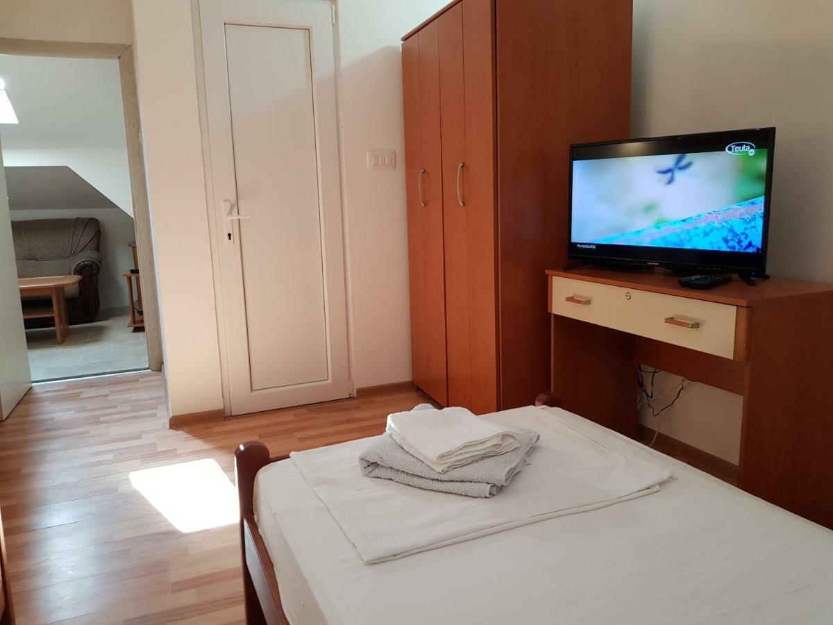 Emi Apartment Будва Екстериор снимка