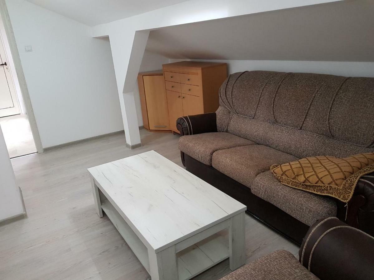 Emi Apartment Будва Екстериор снимка