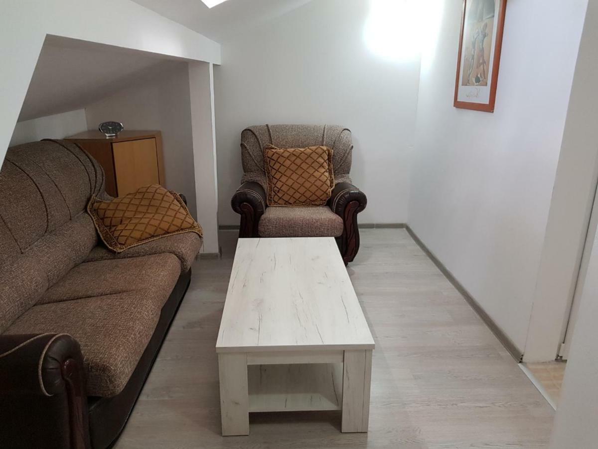 Emi Apartment Будва Екстериор снимка